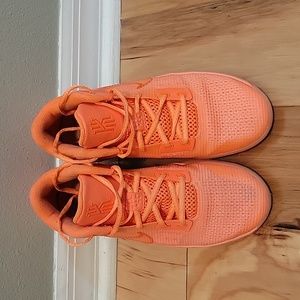 Kyrie Flytrap 4 Bright Mango